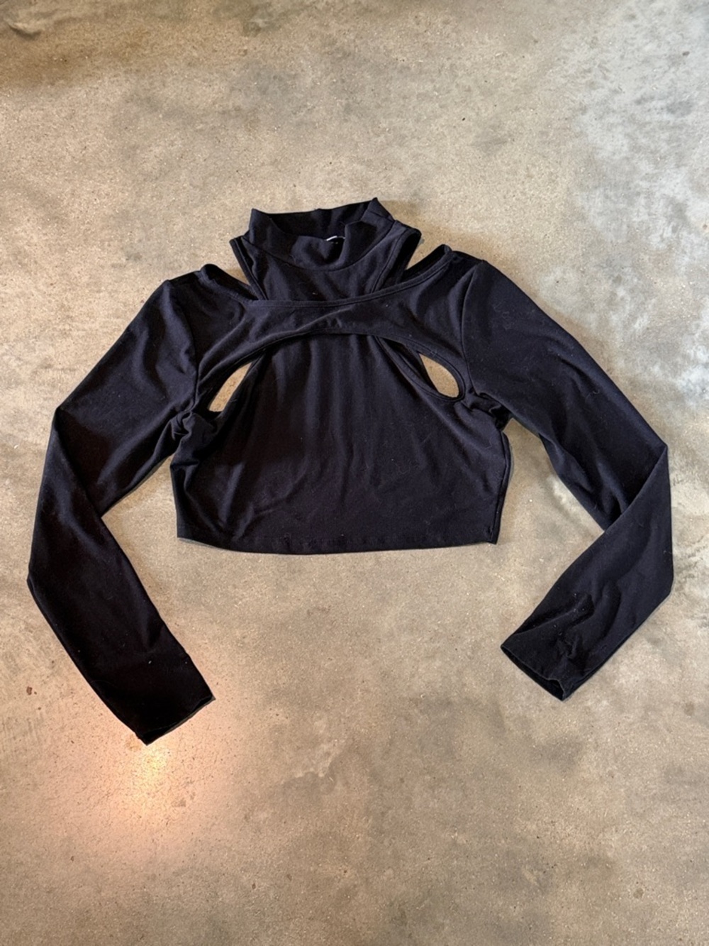 Fashion Nova Black Long-Sleeve Cutout Crop Top